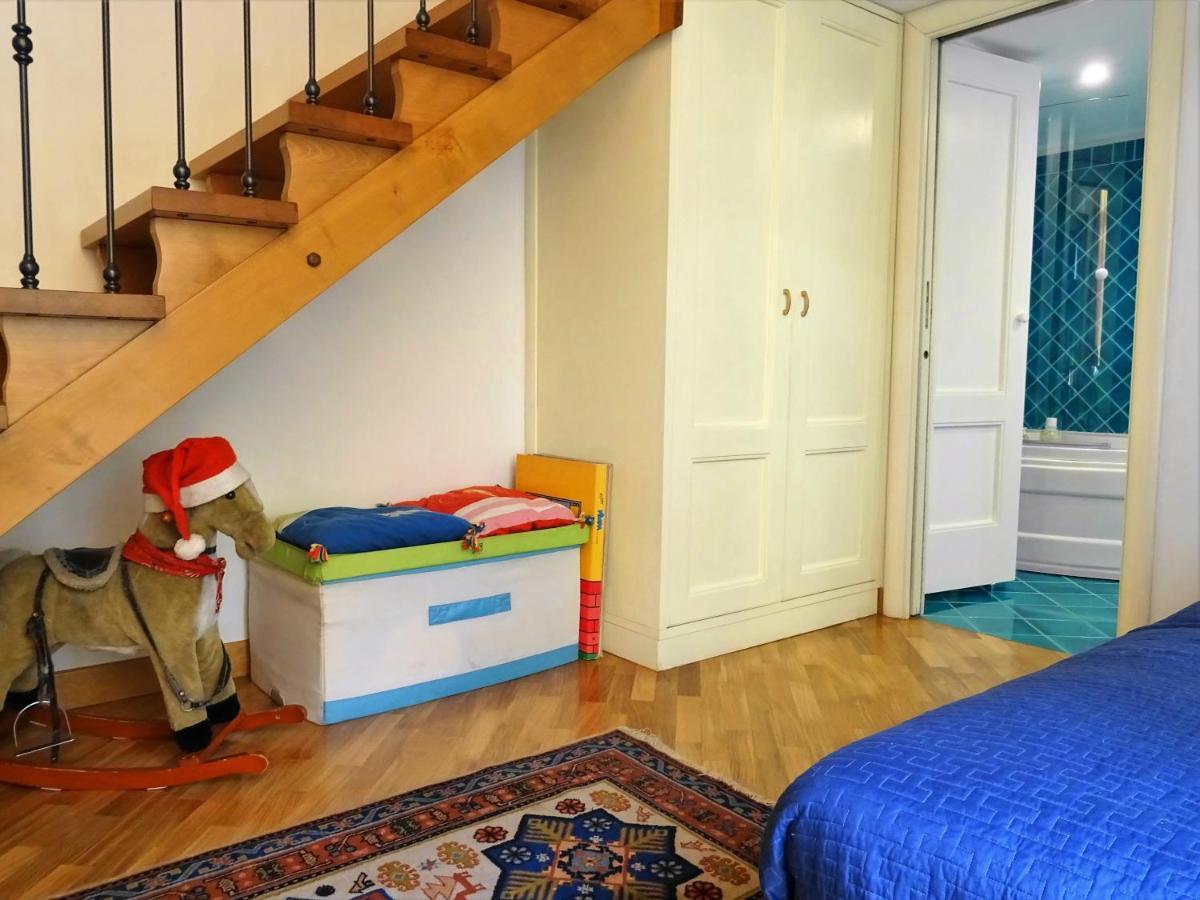 Mezzocannone Holiday House เนเปิลส์ ภายนอก รูปภาพ