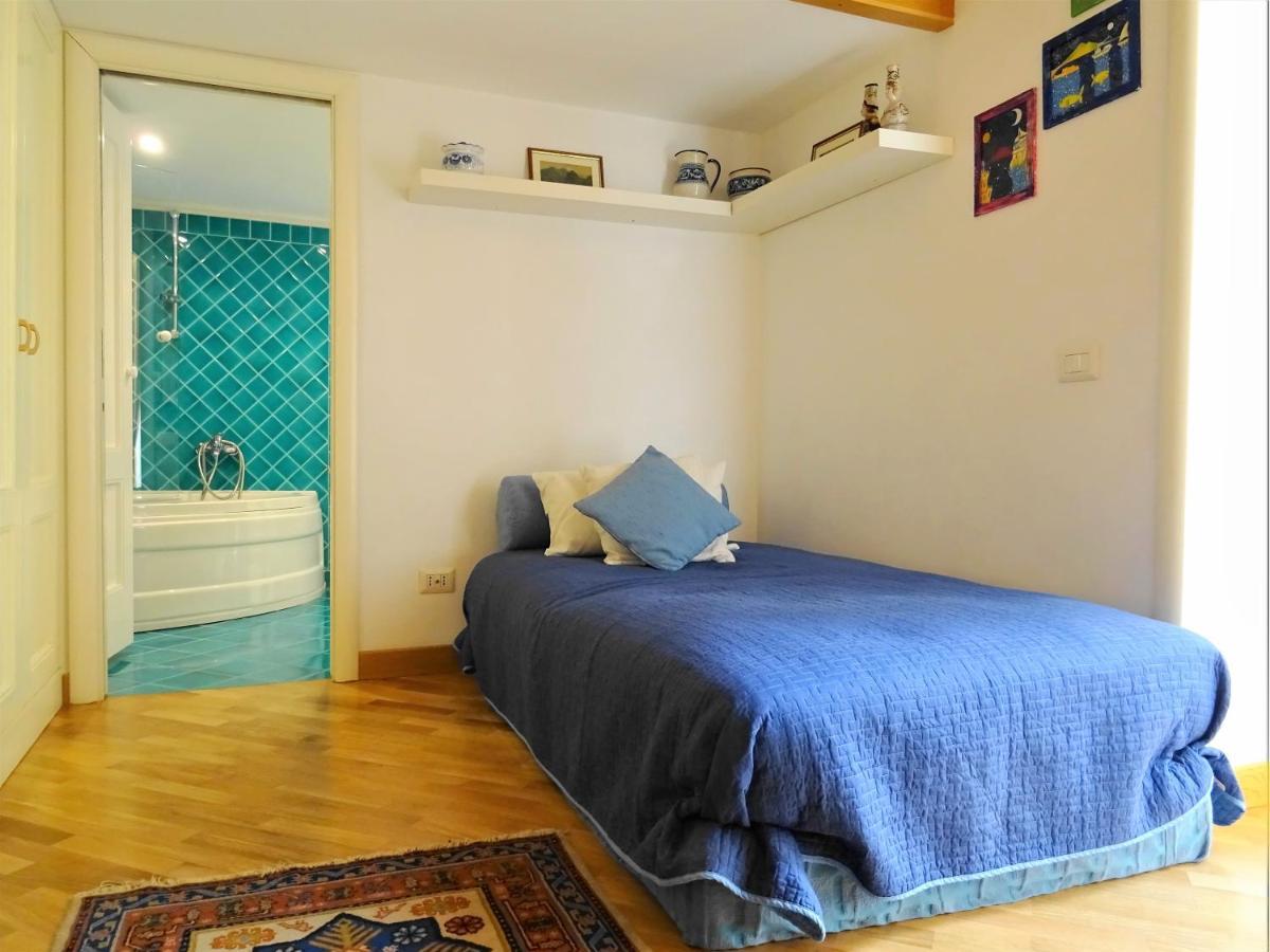 Mezzocannone Holiday House เนเปิลส์ ภายนอก รูปภาพ